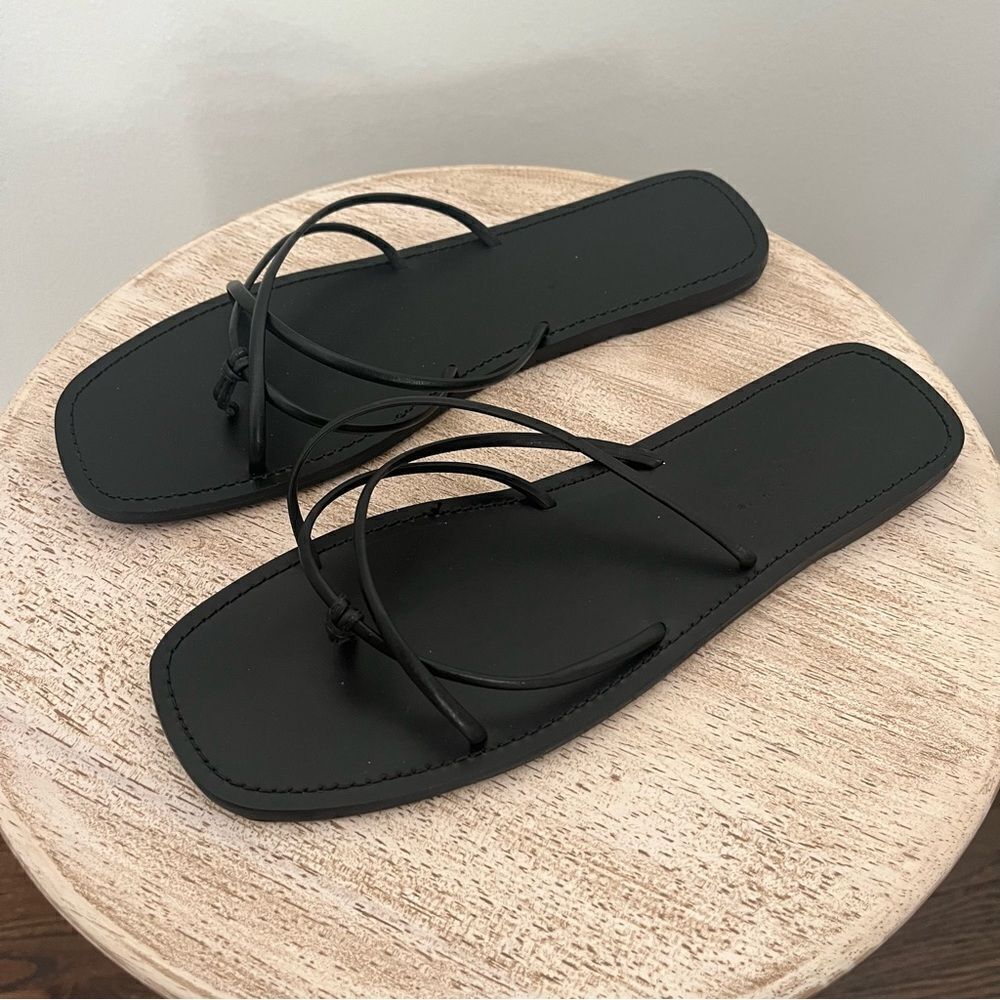 Splendid Black Strappy Flat Sandals - Picture 3 of 6